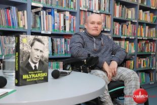 Olsztynianin napisał książkę o Wojciechu Młynarskim