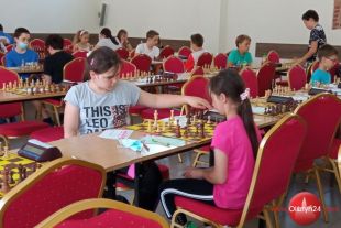 Bardzo dobry start podopiecznych Fundacji Szalony Krasnolud na szachowych mistrzostwach w Ostródzie