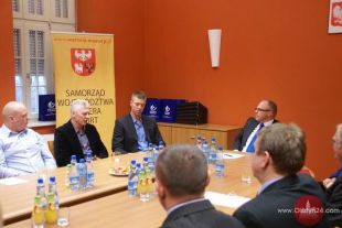 Młodzi lekkoatleci spotkali się z marszałkiem