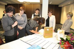 Szesnaście specjalistek w dziedzinie pielęgniarstwa rodzinnego odebrało dyplomy