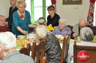 „Centrum Alzheimera Dar Serca” zaprosiło na wielkanocne śniadanie