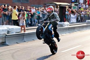 Emocjonujący DRIFTING na dachu Galerii Warmińskiej