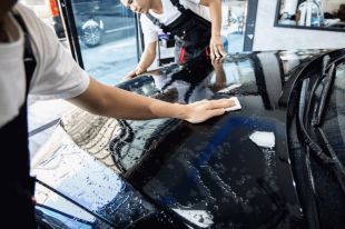 Zabezpieczenie lakieru samochodowego: poradnik dla kierowców