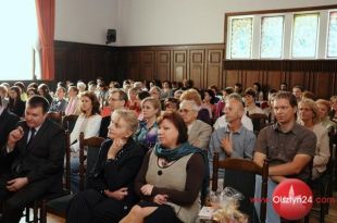 Bibliotekarze świętowali w ratuszu