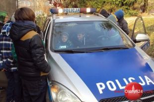 Uczniowie ze Świątek odwiedzili olsztyńską komendę Policji