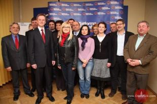 Konferencja prasowa na koniec kampanii