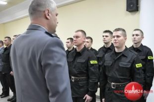 Ślubowanie nowoprzyjętych policjantów