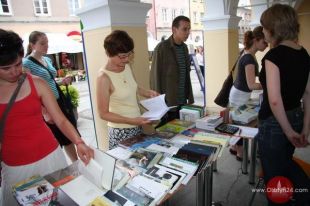 Poezja wyszła poza zamkowe mury
