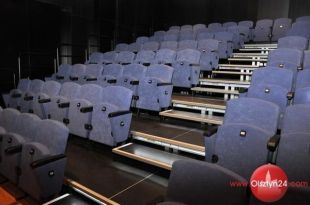 „Stolik” z powyłamywanymi nogami