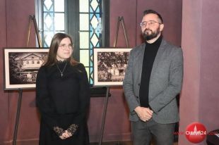 Pałace i dwory dawnych Prus Wschodnich  sfotografowała Beata Wiśniowska. Zdjęcia pokazała w Domu Mendelsohna