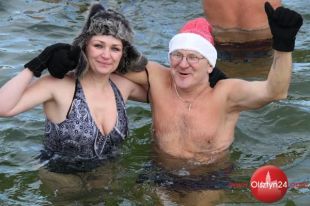 Zimowa kąpiel morsów i foczek