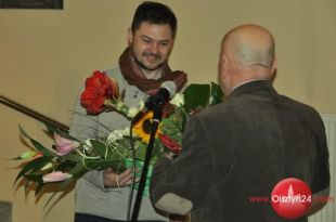 Rzeźby Grzegorza Gwiazdy na finisażu w Starym Ratuszu WBP