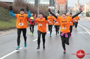Uczestnictwem w ulicznym biegu solidaryzowali się z chorymi na cukrzycę