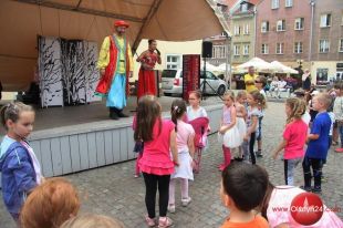 W klimacie „W krainie baśni 1001 nocy” bawiono się na olsztyńskiej starówce 