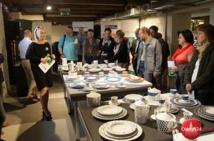 Wystawę porcelany z Ćmielowa i Chodzieży otwarto  w Tartaku Raphaelsohnów
