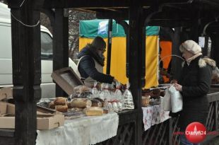 Członkowie sieci Dziedzictwo Kulinarne Warmii Mazur i Powiśla handlują w Olsztynie