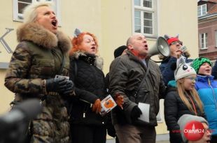 Olsztynianie „Dołączyli do watahy i zawyli dla wilka” na 9. edycji Godziny dla Ziemi WWF