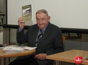 Spotkanie z dr. Feliksem Walichnowskim odbyło się w WBP