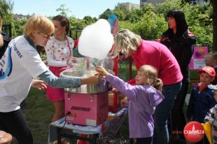 Radosna zabawa na Pikniku Rodzinnym w Przedszkolu Miejskim nr 24