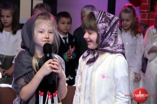 Poziomka wystawiła „Dziewczynkę z zapałkami”