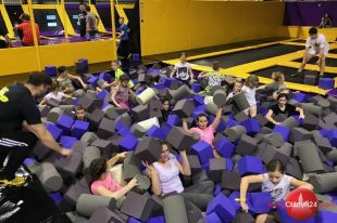 Park Trampolin ugości dzieci z domu dziecka