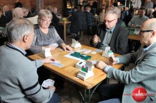 W Biskupcu znów zagrają w brydża