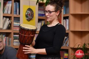 Pani Joanna z bębnami za pan brat 