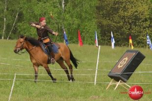 Śmietanka światowego łucznictwa konnego zjechała na Pola Grunwaldu
