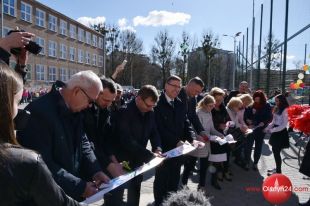 Uczniowie SP15 mają nowe boisko
