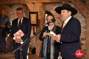 „Powinieneś być radosny”. Wystawę prac Anatola otwarto w olsztyńskim zamku