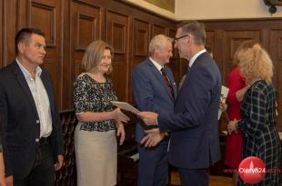 Olsztyńscy nauczyciele odebrali nagrody z rąk prezydenta miasta