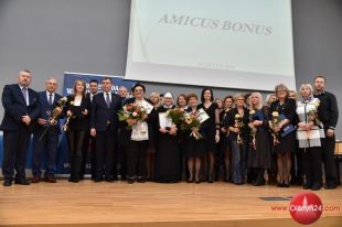 Statuetki Amicus Bonus trafiły do kolejnych pracowników socjalnych z regionu