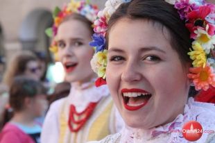 XXI Międzynarodowe Olsztyńskie Dni Folkloru Warmia 2016 zainaugurowane paradą uczestników
