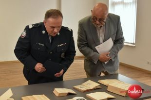 Zatrzymane przez celników wartościowe pod względem historycznym dla regionu książki trafiły do WBP