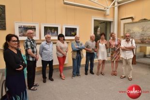 Wystawa „Zanurzenie” prezentowana jest w Galerii Stary Ratusz WBP