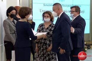 Powiatowe Centrum Pomocy Rodzinie wyróźnione nagrodą specjalną 