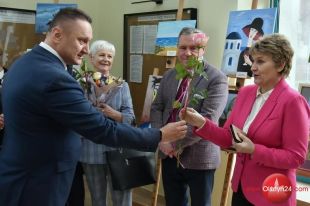 Wystawę „Urzeczywistnić marzenia” otwarto w Starostwie Powiatowym