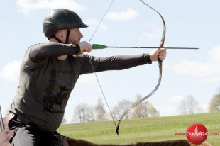 Na polach Grunwaldu trwa „Majówka z łukiem i koniem” 