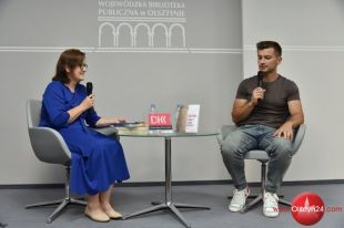 Jakub Małecki był gościem Dyskusyjnego Klubu książki WBP 