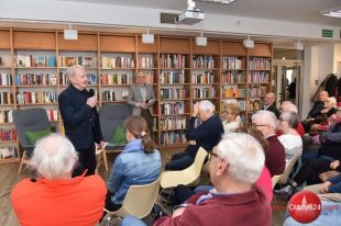 Popłynęli „jego rzeką”. Spotkanie z Wojciechem Sobiną odbyło się w WBP