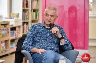 Spotkanie autorskie z Andrzejem Ziemiańskim odbyło się w Starym Ratuszu