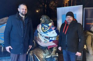 Finał akcji Ubierzmy Mikołaja na zimę! 24-metrowy szalik, wspólne działanie i świąteczna magia w centrum Olsztyna