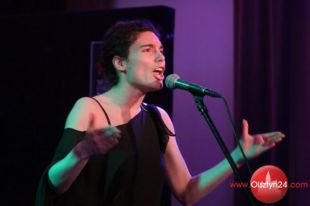 Piosenka francuska zabrzmiała w Kamienicy Naujacka MOK