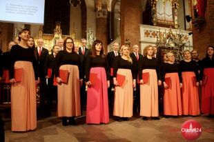 Uniwersyteckie chóry i zespoły wykonały najpiękniejsze kolędy