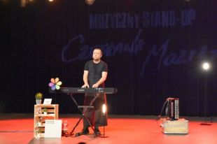 Stand-up Czesława Mozila w Biskupieckim Domu Kultury