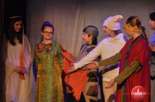 Teatr Harmonia wystąpił z premierowym spektaklem „W moim królestwie”  w MOK