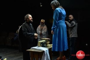 Premiera spektaklu „Nie smućcie się. Ja zawsze  będę przy was” już w piątek w Teatrze Jaracza