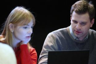 W teatrze żartują z... siebie!