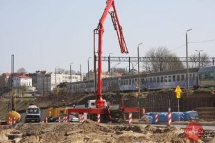 Nocna zmiana na wiadukcie