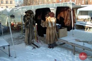 Namiot targowy stanie przy ul. Kolejowej